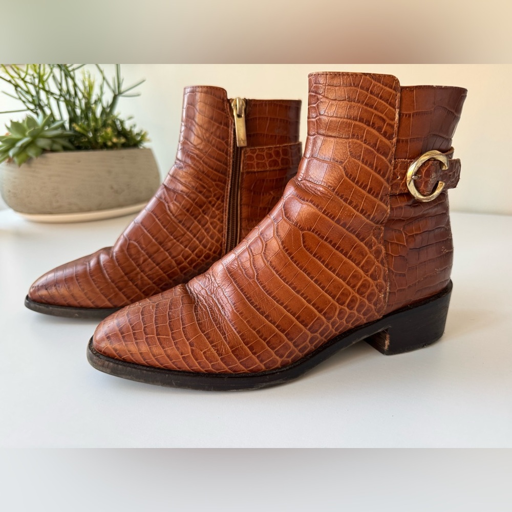 Aquatalia Croc-Embossed Leather Ankle Boots (size 6.5)